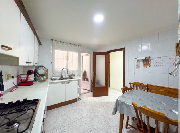 Återförsäljning - Lägenhet - Torrevieja - Torrevieja Centro