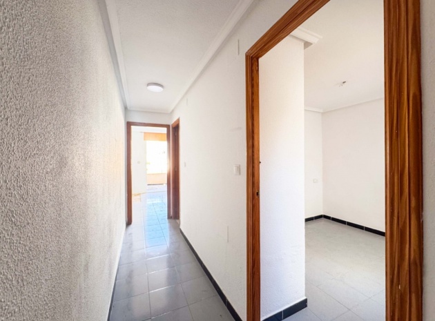 Wiederverkauf - Wohnung - Torrevieja - Playa De Los Locos