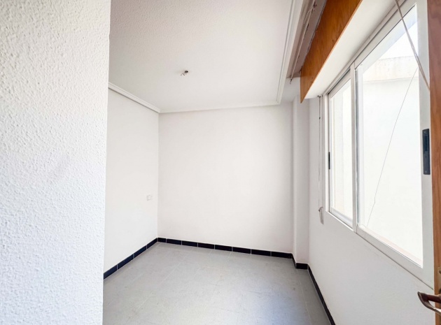 Wiederverkauf - Wohnung - Torrevieja - Playa De Los Locos