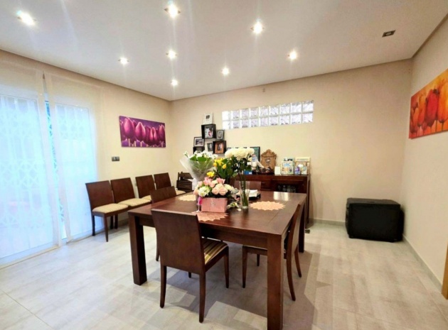 Resale - Villa - Orihuela - Campoamor