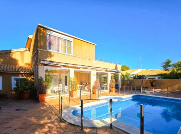 Resale - Villa - Orihuela - Campoamor