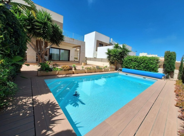 Resale - Villa - Torrevieja - Torrevieja Centro