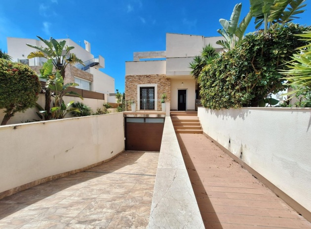 Resale - Villa - Torrevieja - Torrevieja Centro