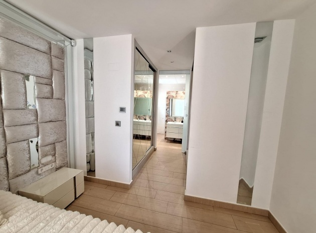 Resale - Villa - Torrevieja - Torrevieja Centro
