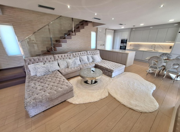 Resale - Villa - Torrevieja - Torrevieja Centro