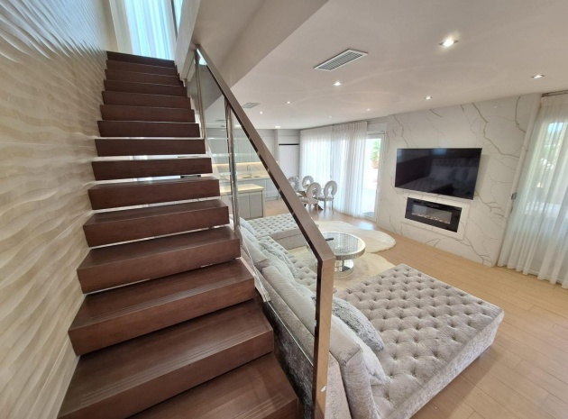 Resale - Villa - Torrevieja - Torrevieja Centro