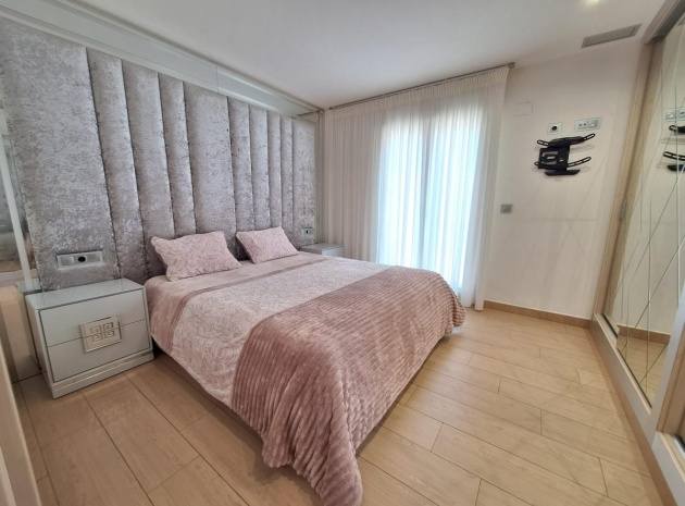 Resale - Villa - Torrevieja - Torrevieja Centro
