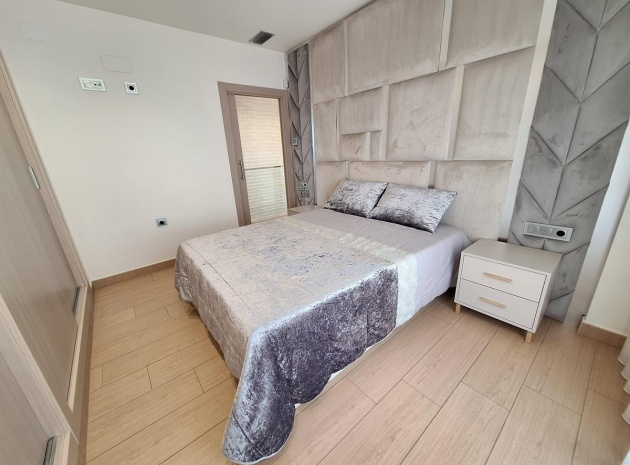 Resale - Villa - Torrevieja - Torrevieja Centro