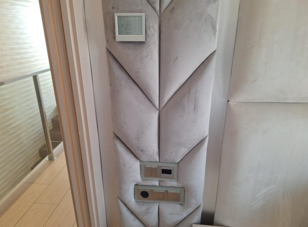 Resale - Villa - Torrevieja - Torrevieja Centro