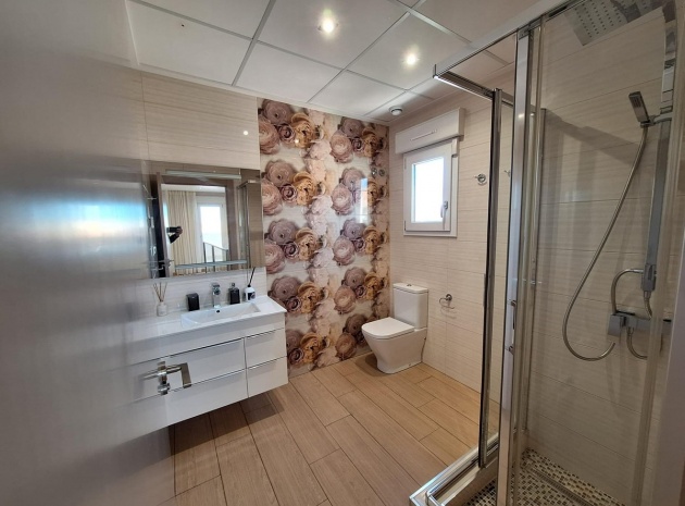 Resale - Villa - Torrevieja - Torrevieja Centro