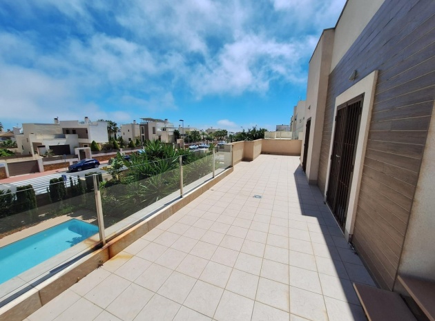 Resale - Villa - Torrevieja - Torrevieja Centro
