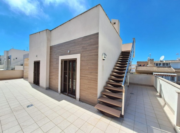 Resale - Villa - Torrevieja - Torrevieja Centro