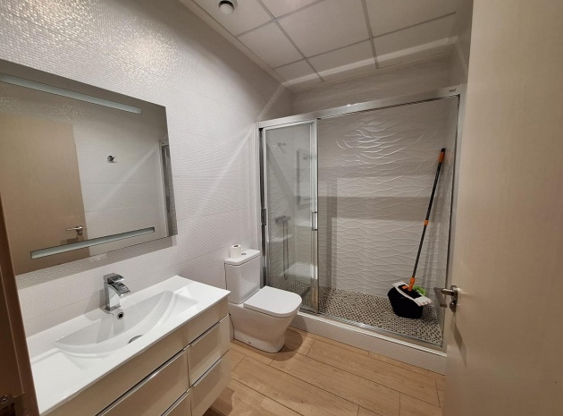 Resale - Villa - Torrevieja - Torrevieja Centro