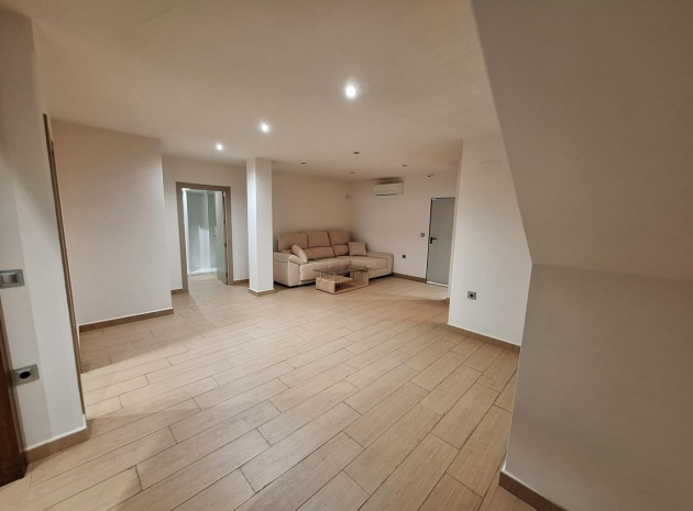 Resale - Villa - Torrevieja - Torrevieja Centro