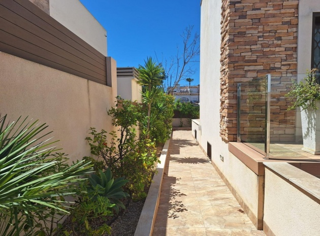 Resale - Villa - Torrevieja - Torrevieja Centro