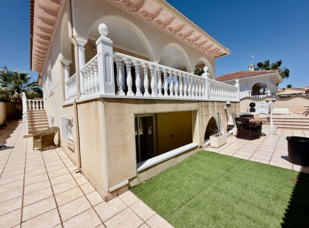 Wederverkoop - Villa - Ciudad Quesada - Urbanizaciones