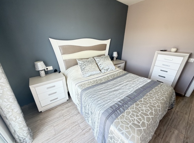 Resale - Apartment - Villamartin