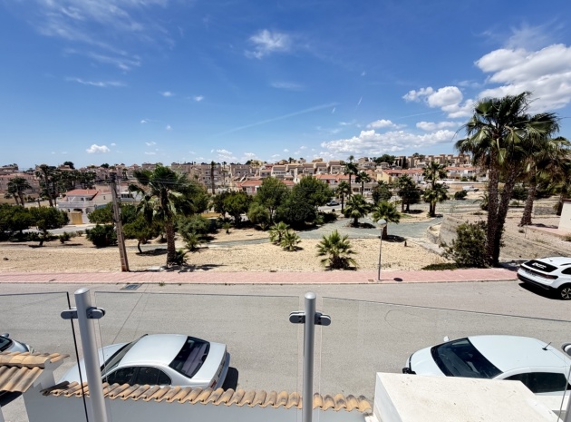 Resale - Apartment - Villamartin