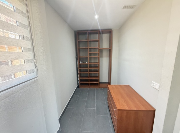 Resale - Apartment - Villamartin