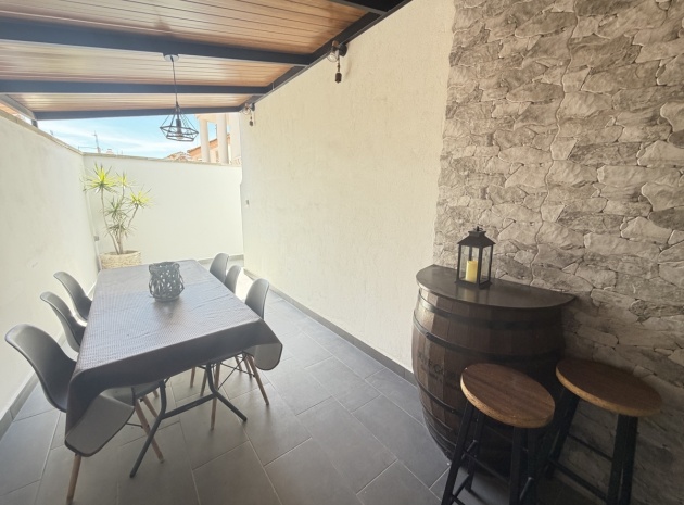 Resale - Apartment - Villamartin