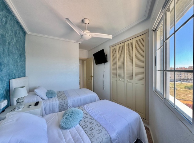 Resale - Apartment - Torrevieja - Torrevieja Centro