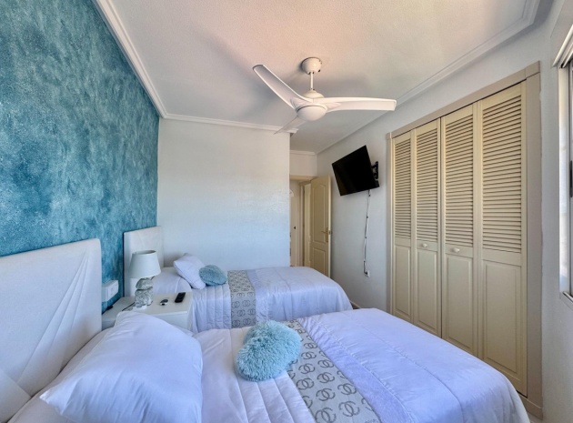 Resale - Apartment - Torrevieja - Torrevieja Centro