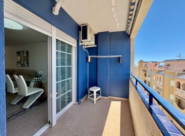 Resale - Apartment - Torrevieja - Torrevieja Centro