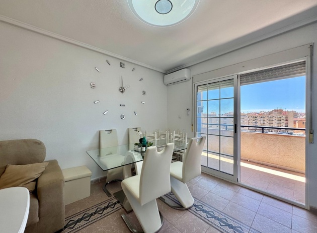Resale - Apartment - Torrevieja - Torrevieja Centro