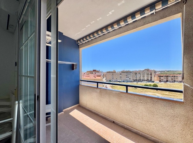 Resale - Apartment - Torrevieja - Torrevieja Centro
