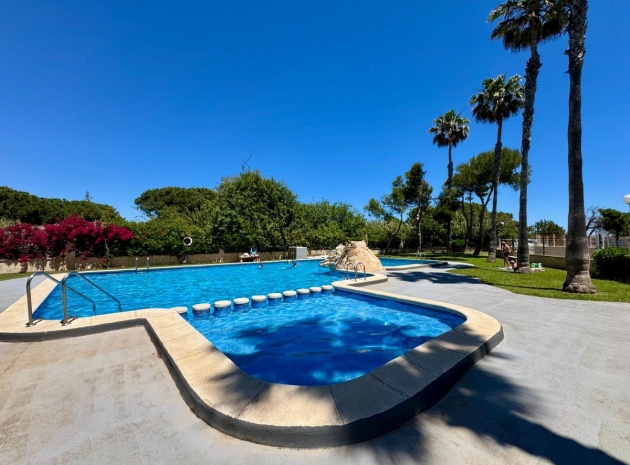 Resale - Apartment - Torrevieja - Torrevieja Centro