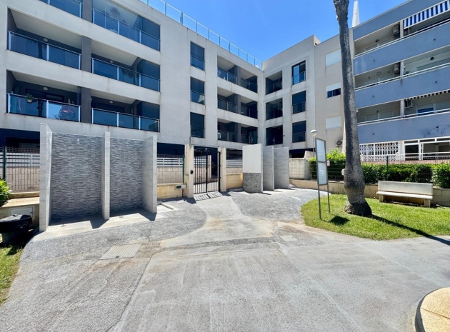 Resale - Apartment - Torrevieja - Torrevieja Centro