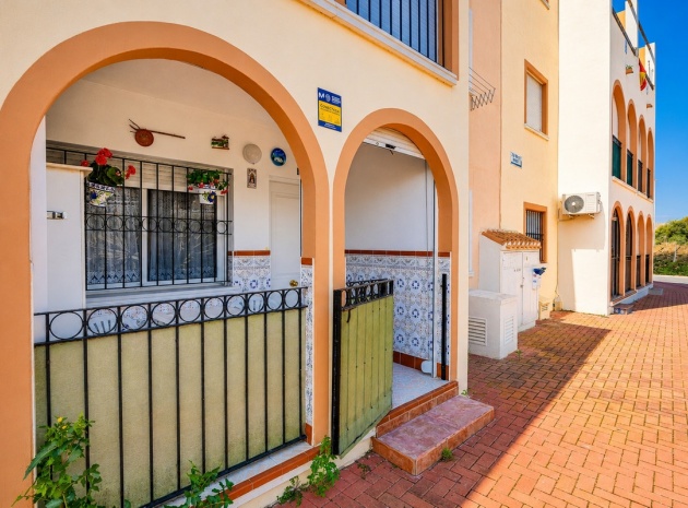 Resale - Villa - Torrevieja - Torrevieja Centro
