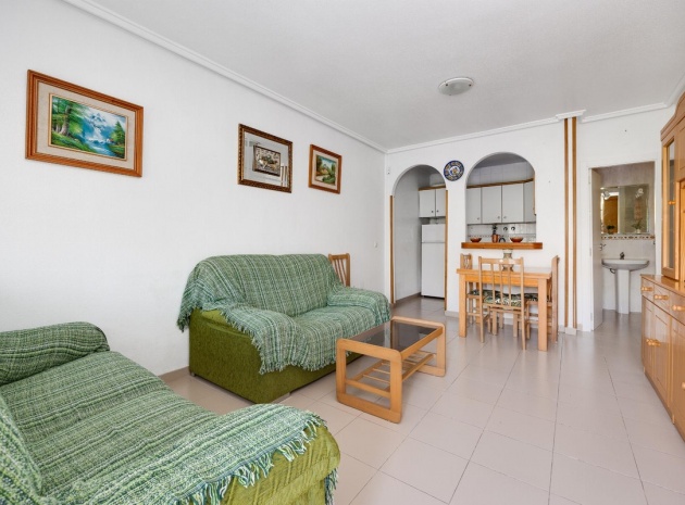 Resale - Villa - Torrevieja - Torrevieja Centro