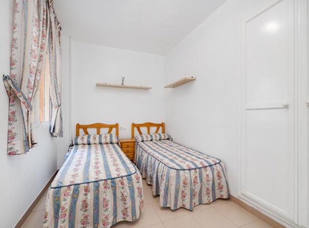 Resale - Villa - Torrevieja - Torrevieja Centro