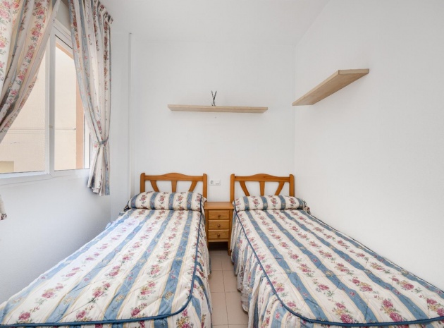 Resale - Villa - Torrevieja - Torrevieja Centro