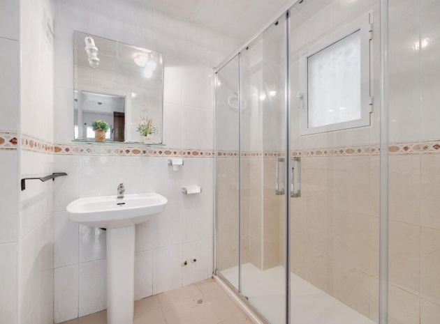 Resale - Villa - Torrevieja - Torrevieja Centro
