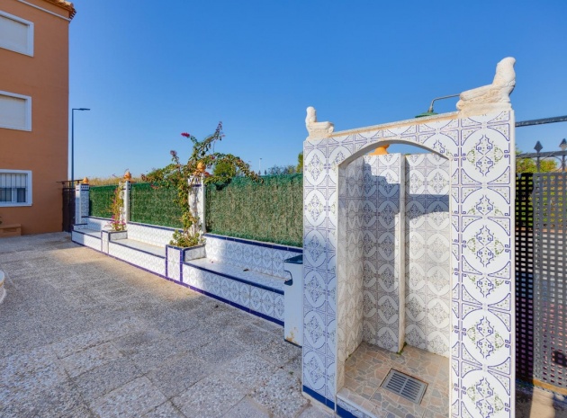 Resale - Villa - Torrevieja - Torrevieja Centro
