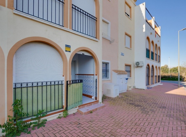 Resale - Villa - Torrevieja - Torrevieja Centro