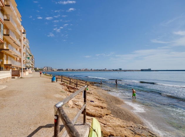 Resale - Villa - Torrevieja - Torrevieja Centro