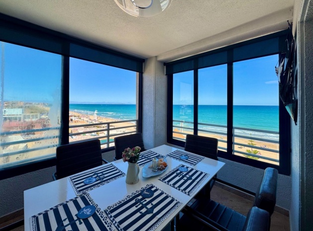 Resale - Apartment - Torrevieja - Torrevieja Centro