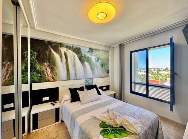 Resale - Apartment - Torrevieja - Torrevieja Centro