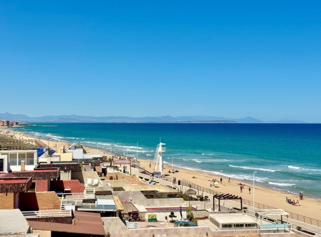 Resale - Apartment - Torrevieja - Torrevieja Centro