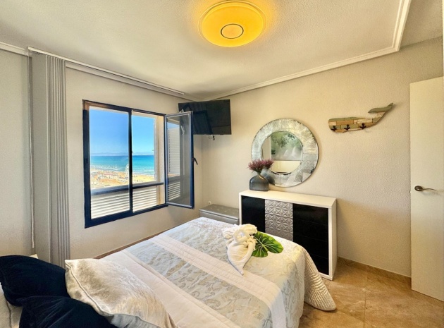 Resale - Apartment - Torrevieja - Torrevieja Centro