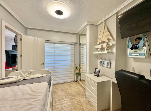 Resale - Apartment - Torrevieja - Torrevieja Centro
