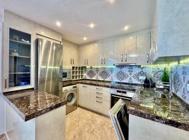 Resale - Apartment - Torrevieja - Torrevieja Centro