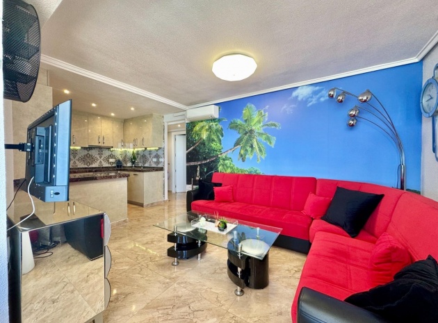 Resale - Apartment - Torrevieja - Torrevieja Centro