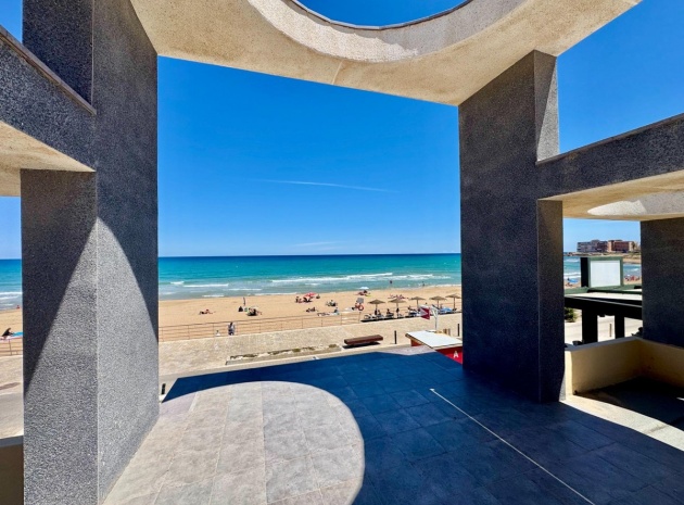 Resale - Apartment - Torrevieja - Torrevieja Centro