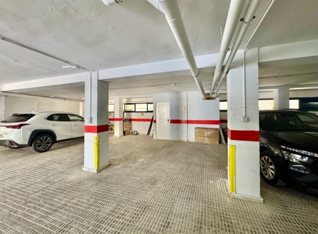 Resale - Apartment - Torrevieja - Torrevieja Centro