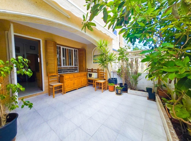 Resale - Villa - Torrevieja - Torrevieja Centro