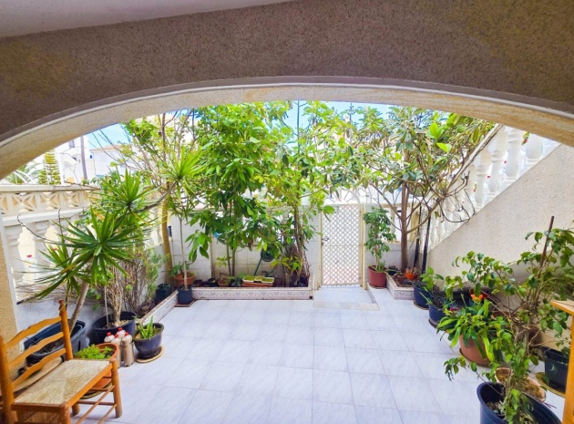 Resale - Villa - Torrevieja - Torrevieja Centro